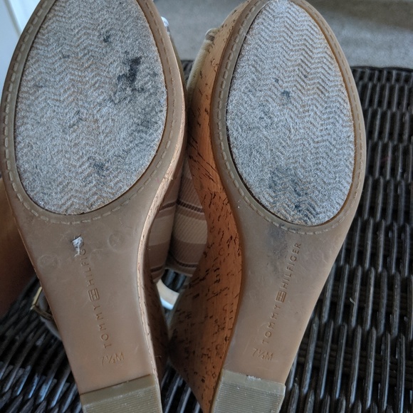 🔥🔥 Tommy Hilfiger Wedge Heel - Picture 3 of 9